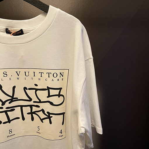 ルイヴィトンスーパーコピーオラクルアルファベットクルーネック半袖Tシャツ