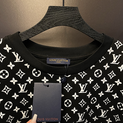 ルイヴィトンフルプリントの半袖Tシャツ