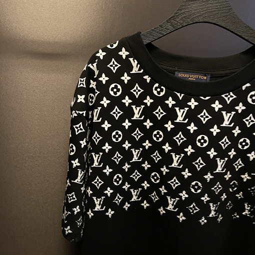 ルイヴィトンフルプリントの半袖Tシャツ