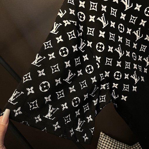 ルイヴィトンフルプリントの半袖Tシャツ