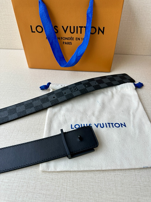 ルイヴィトン LV Initiales バックル 両面ベルト
