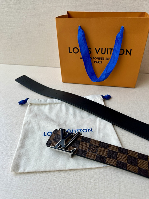 ルイヴィトン LV Initiales バックル 両面ベルト