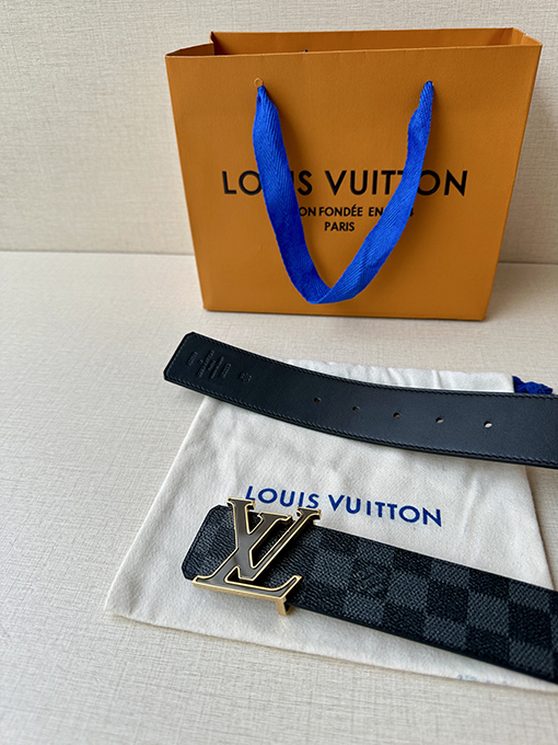 ルイヴィトン LV Initiales バックル 両面ベルト