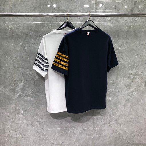 トムブラウン左袖の蛇の刺繍半袖Tシャツ