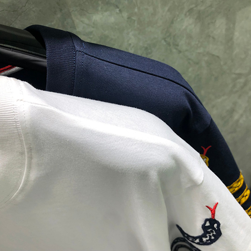 トムブラウン左袖の蛇の刺繍半袖Tシャツ