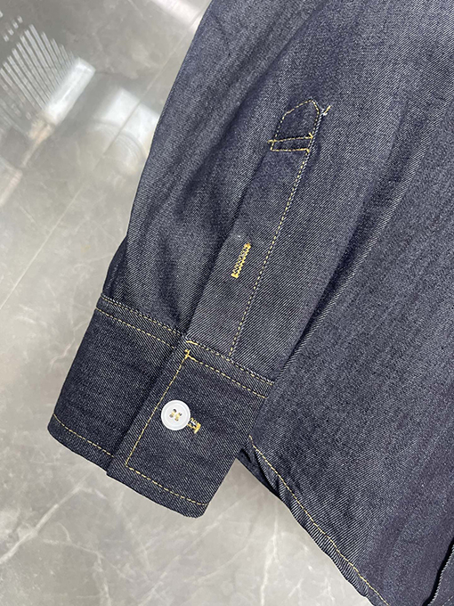 トムブラウン金蛇刺繍デニムシャツ