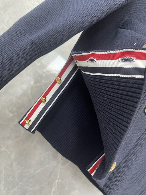 トムブラウンヘビ刺繍ニットカーディガン