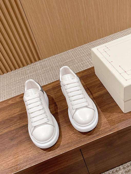 アレキサンダーマックイーンスーパーコピー ファッションスニーカー