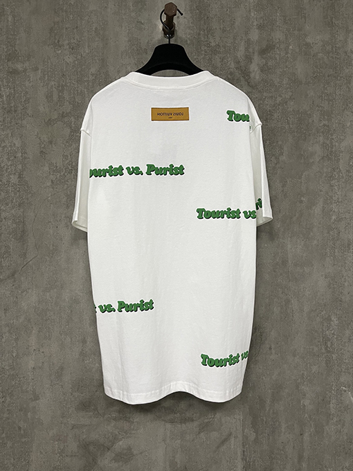 ルイヴィトンアルファベットロゴフォームプリント半袖Tシャツ