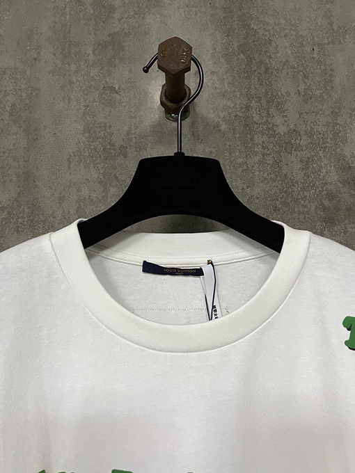 ルイヴィトンアルファベットロゴフォームプリント半袖Tシャツ