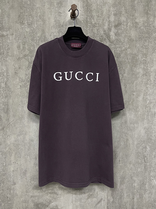 グッチ25ssクラシックロゴプリントヘビーポンド半袖Tシャツ