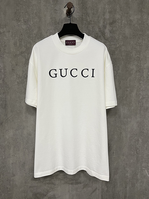 グッチ25ssクラシックロゴプリントヘビーポンド半袖Tシャツ