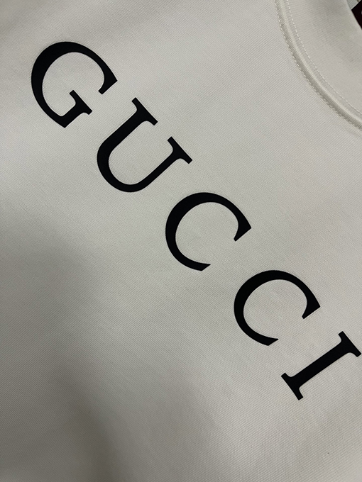 グッチ25ssクラシックロゴプリントヘビーポンド半袖Tシャツ