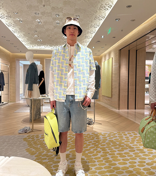 ルイヴィトン波のプリント半袖シャツ