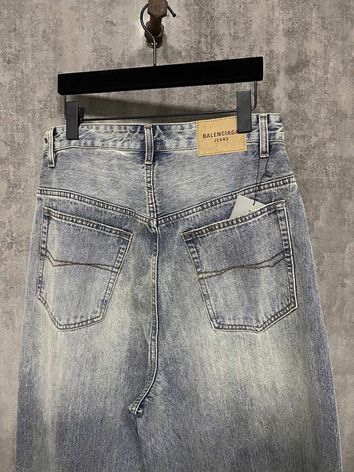 バレンシアガスーパーコピー 25ss Pullupシリーズウォッシュフェードルーズジーンズ