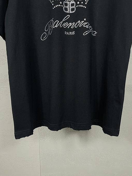 バレンシアガクラウンロゴラインストーン ヴィンテージ風ウォッシュTシャツ