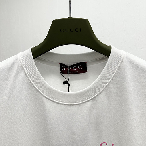 グッチスーパーコピー 三色アルファベットプリント 半袖Tシャツ