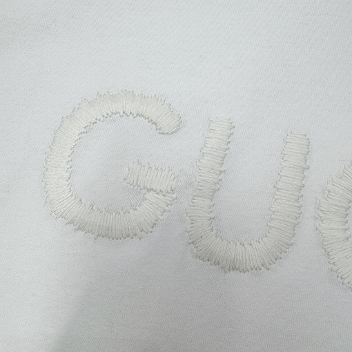 グッチビッグアルファベット刺繍 半袖Tシャツ