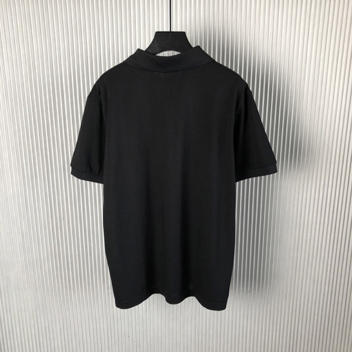 フェンディ 金属ロゴ付きポロシャツ