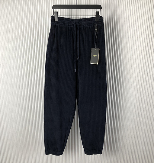 フェンディ刺繍入りブルースエード風ジップアップジャケット