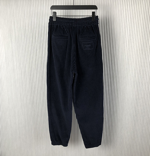 フェンディ刺繍入りブルースエード風ジップアップジャケット