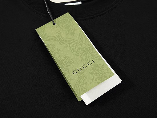 グッチ プリントTシャツ