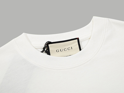 グッチ プリントTシャツ
