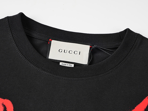 グッチ クラシック ブレードロゴ デザイン 半袖Tシャツ
