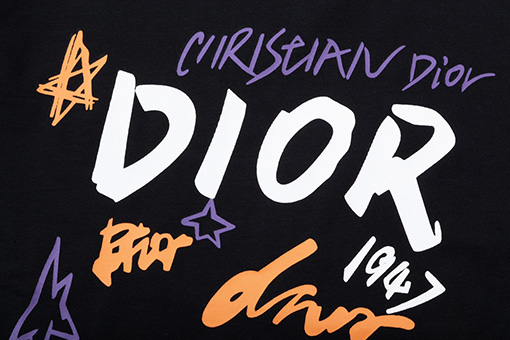 ディオールスーパーコピー CDロゴ グラフィティプリント 半袖Tシャツ