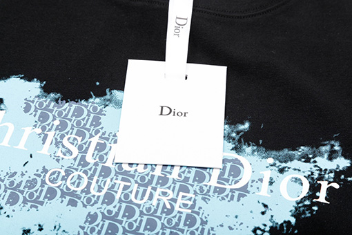 ディオールCDロゴ スプレーペイント風 グラフィックプリントTシャツ