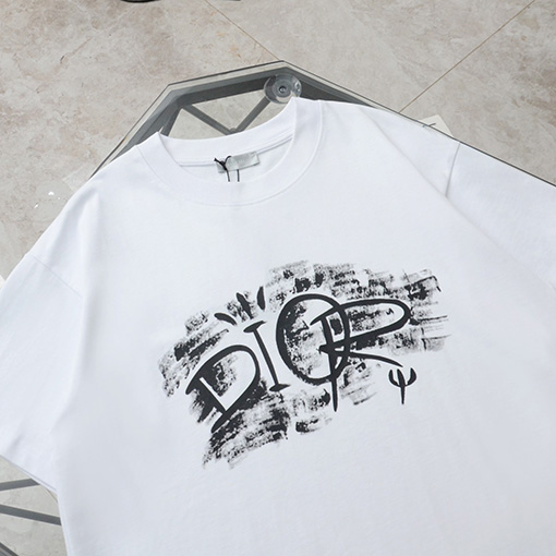 ディオールコピー新作 手描き風ロゴプリント クルーネック 半袖Tシャツ