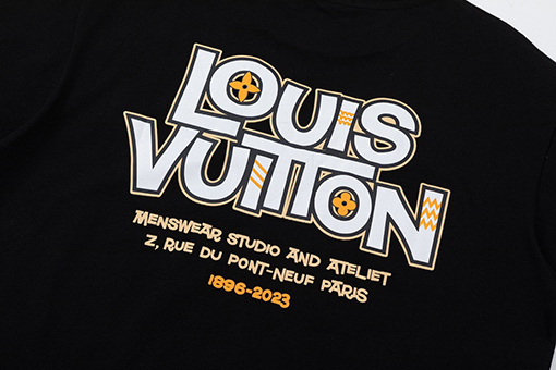 ルイヴィトンLV公式ランウェイモデル 巨匠デザイン プリント クルーネック 半袖Tシャツ