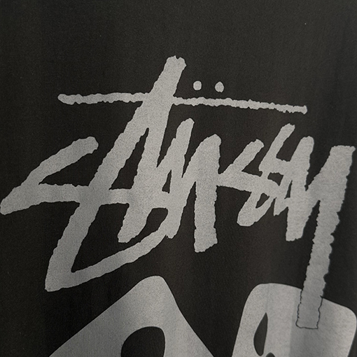 ステューシー SS25 DICE TEE PIGMENT DYED サイコロ アルファベット柄 プリント半袖Tシャツ