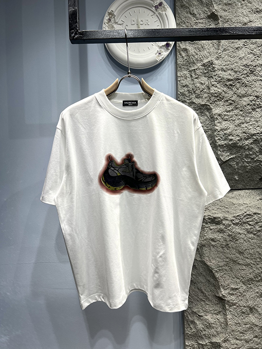 バレンシアガコピー ダッドシューズ ロゴデザイン クルーネック 半袖Tシャツ