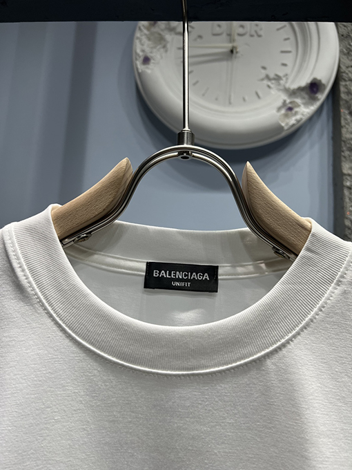 バレンシアガコピー ダッドシューズ ロゴデザイン クルーネック 半袖Tシャツ