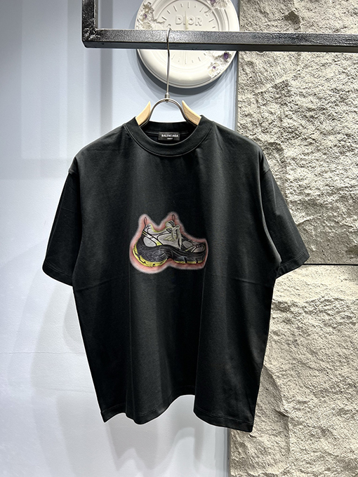 バレンシアガコピー ダッドシューズ ロゴデザイン クルーネック 半袖Tシャツ