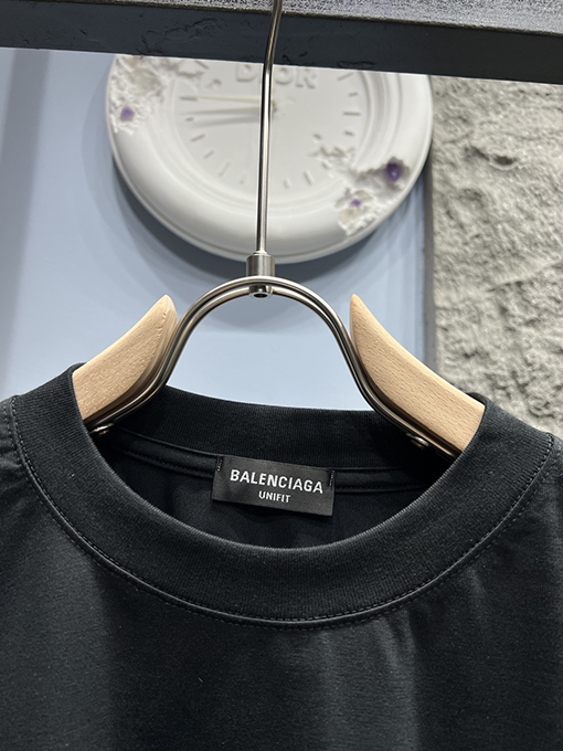 バレンシアガスーパーコピーグラフィティアルファベットプリント クルーネック 半袖Tシャツ
