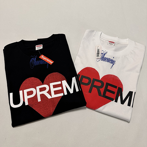 シュプリーム SS25 ANNOUNCING Loveロゴ入りTEE
