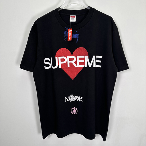 シュプリーム SS25 ANNOUNCING Loveロゴ入りTEE