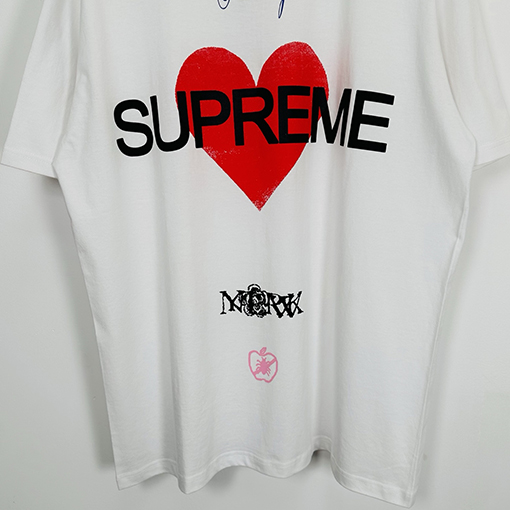 シュプリーム SS25 ANNOUNCING Loveロゴ入りTEE