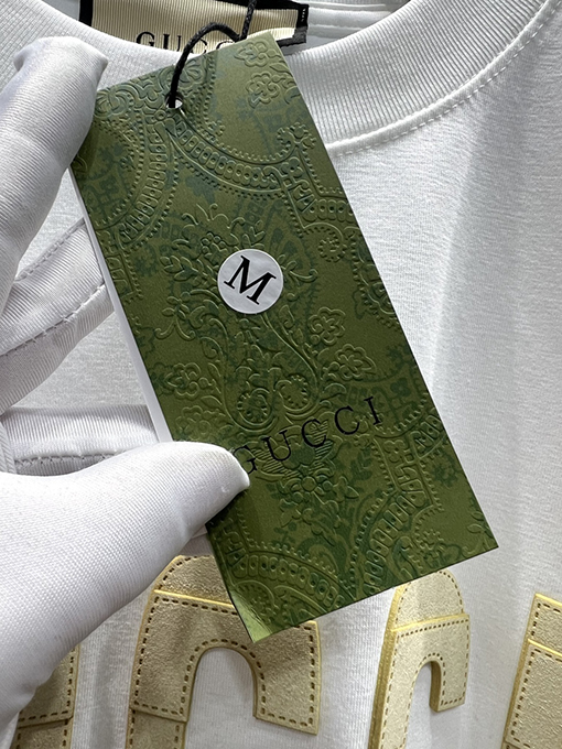 グッチコピーダブルレイヤード風ロゴプリントTシャツ