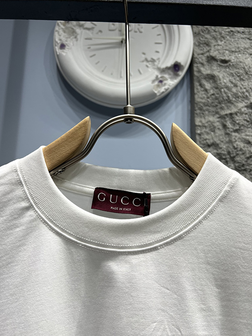 グッチ Gロゴ 幻影フロッキープリントTシャツ