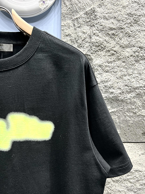 ディオール 新作 蛍光ロゴプリント 半袖Tシャツ