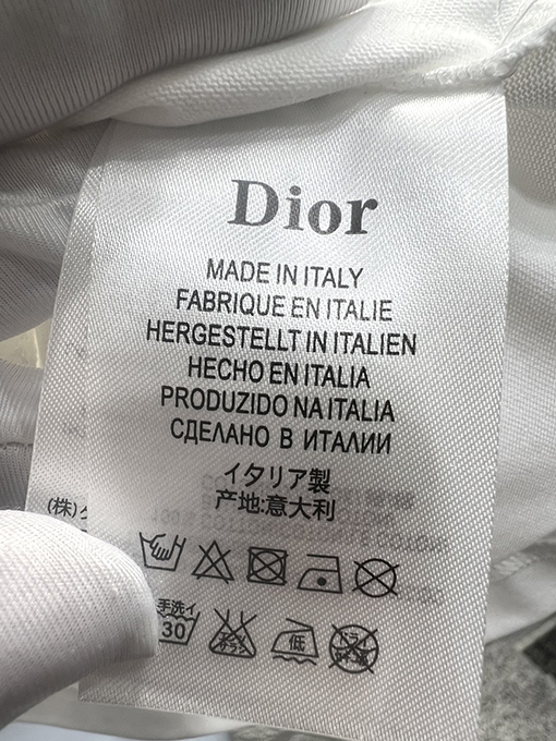 ディオールスーパーコピー グラフィティ風ロゴプリント 半袖Tシャツ