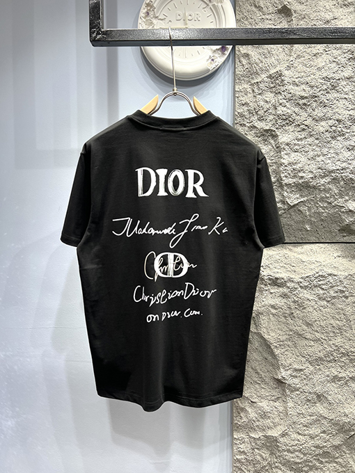ディオールスーパーコピー グラフィティ風ロゴプリント 半袖Tシャツ