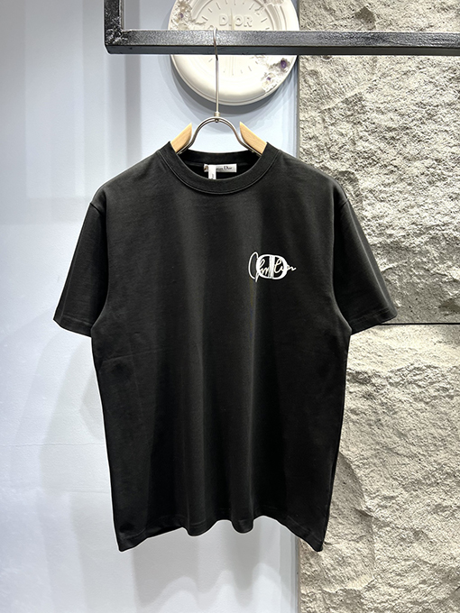 ディオールスーパーコピー グラフィティ風ロゴプリント 半袖Tシャツ