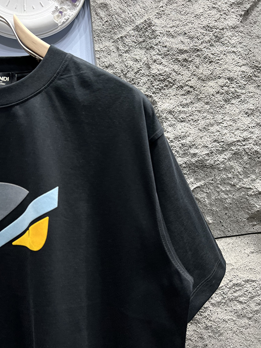フェンディ 新作 小さなモンスター刺繍ロゴ 半袖Tシャツ