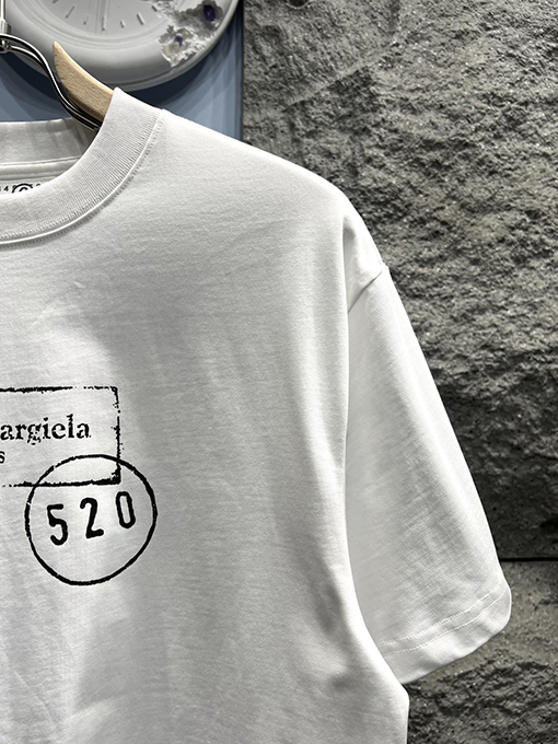 マルタンマルジェラスーパーコピー520限定モデル ロゴプリント 半袖Tシャツ