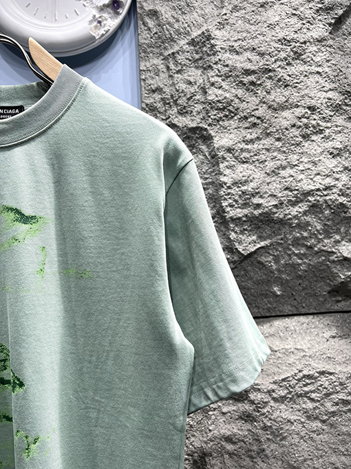 バレンシアガ ダメージ加工 ロゴプリント 半袖Tシャツ