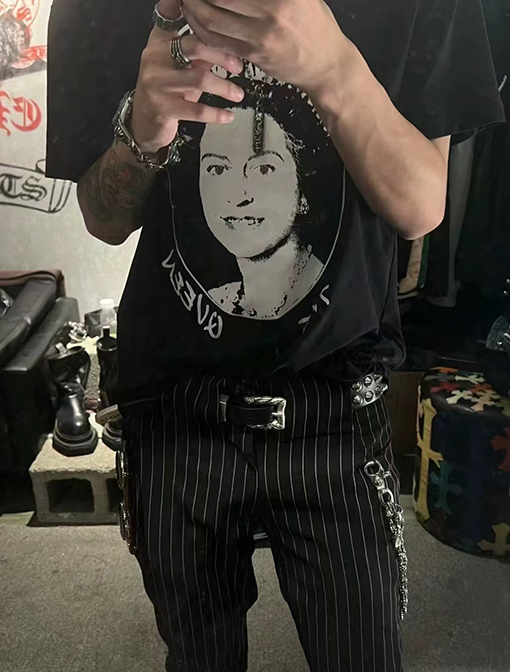 クロムハーツイギリス女王ピンモチーフ 半袖Tシャツ